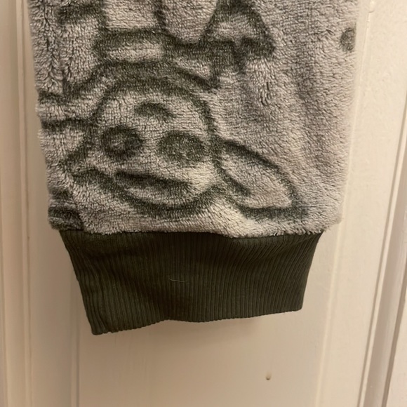 Star Wars Women’s Pajama Set, Size XS. Green: “Yoda.” NWT. - Picture 6 of 11